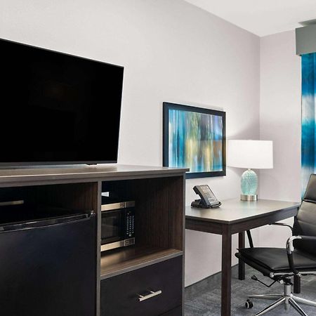 La Quinta Inn By Wyndham Indianapolis Airport Executive Dr Bagian luar foto