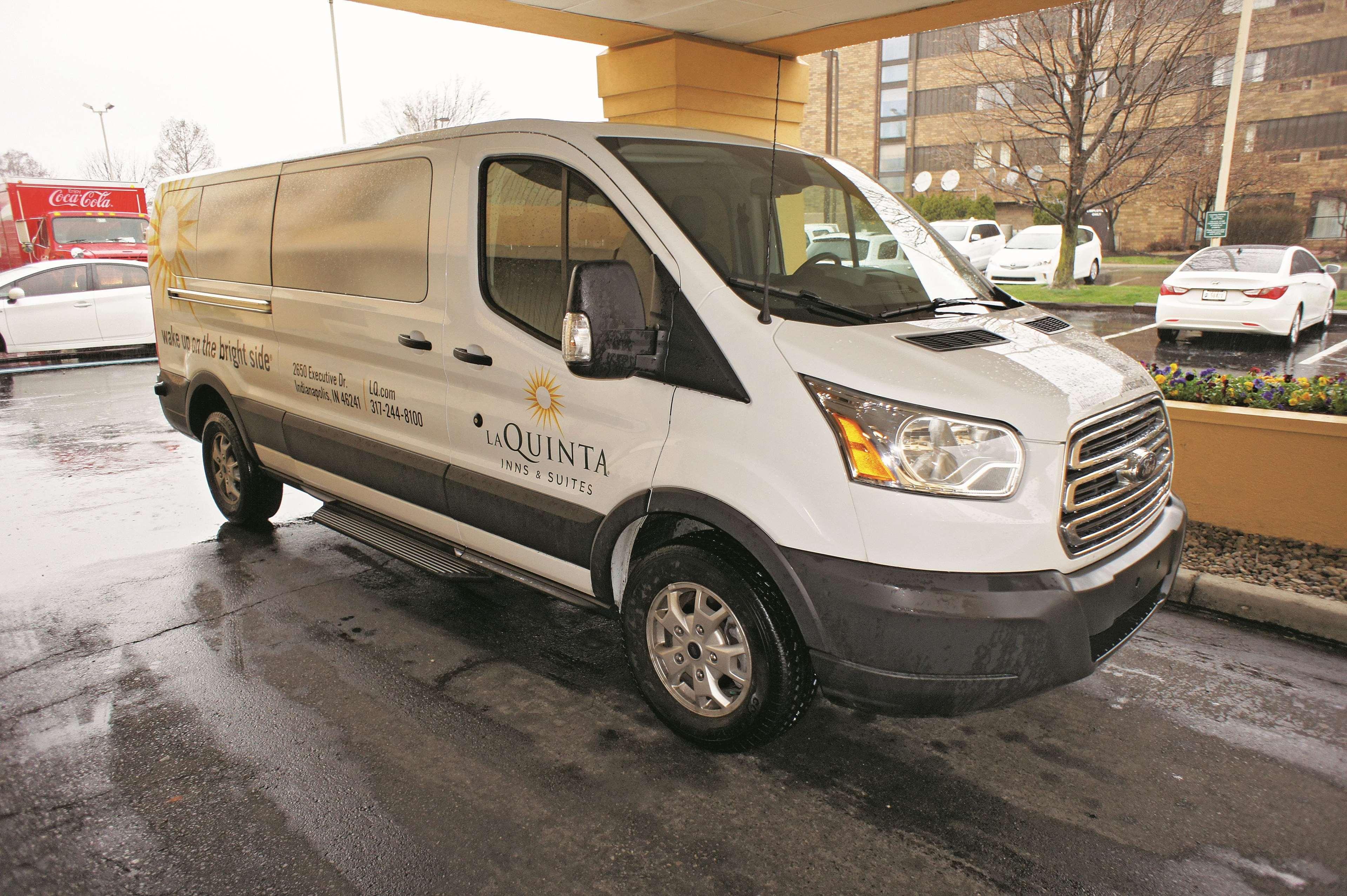 La Quinta Inn By Wyndham Indianapolis Airport Executive Dr Bagian luar foto