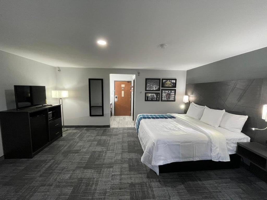 La Quinta Inn By Wyndham Indianapolis Airport Executive Dr Bagian luar foto