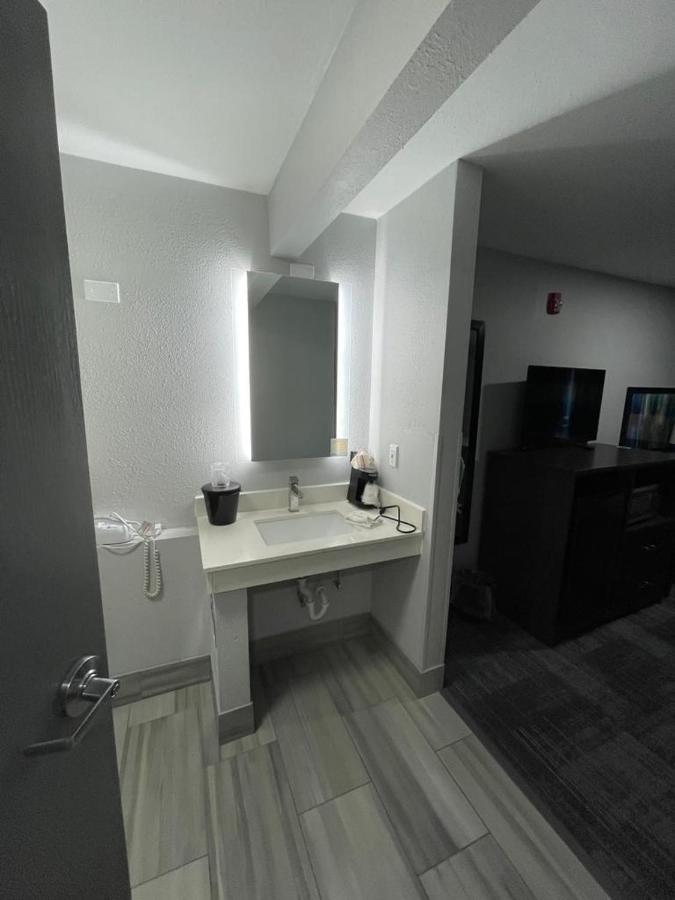 La Quinta Inn By Wyndham Indianapolis Airport Executive Dr Bagian luar foto