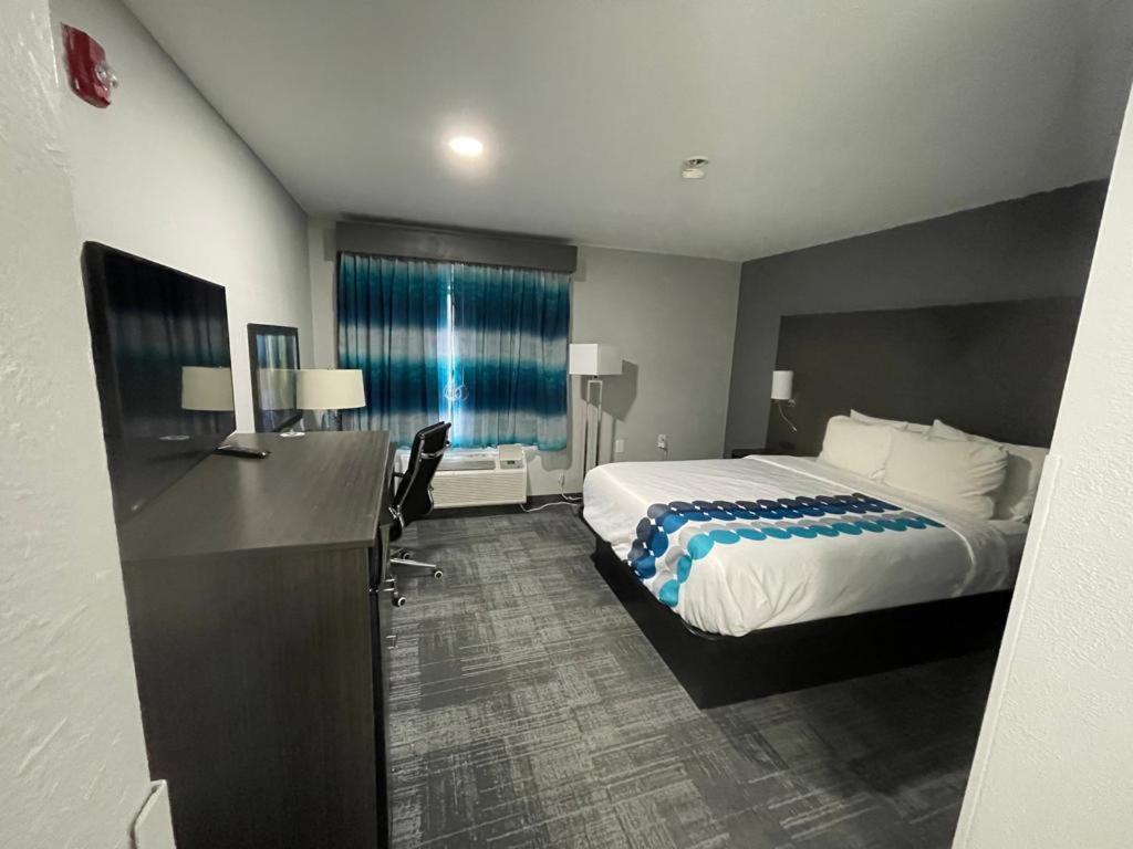 La Quinta Inn By Wyndham Indianapolis Airport Executive Dr Bagian luar foto