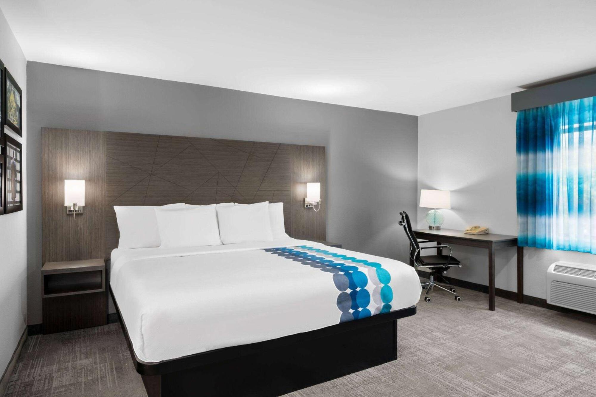 La Quinta Inn By Wyndham Indianapolis Airport Executive Dr Bagian luar foto