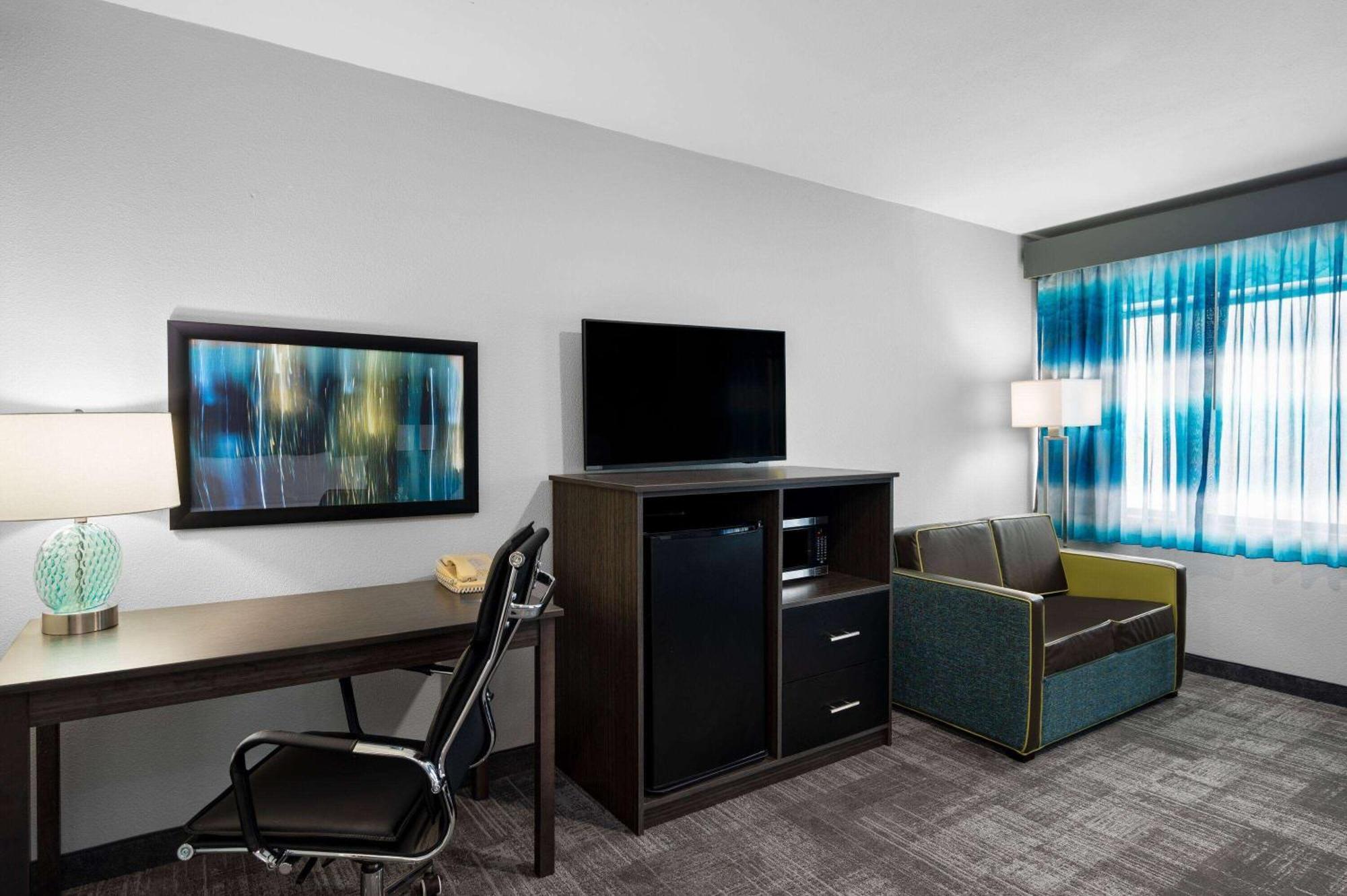 La Quinta Inn By Wyndham Indianapolis Airport Executive Dr Bagian luar foto