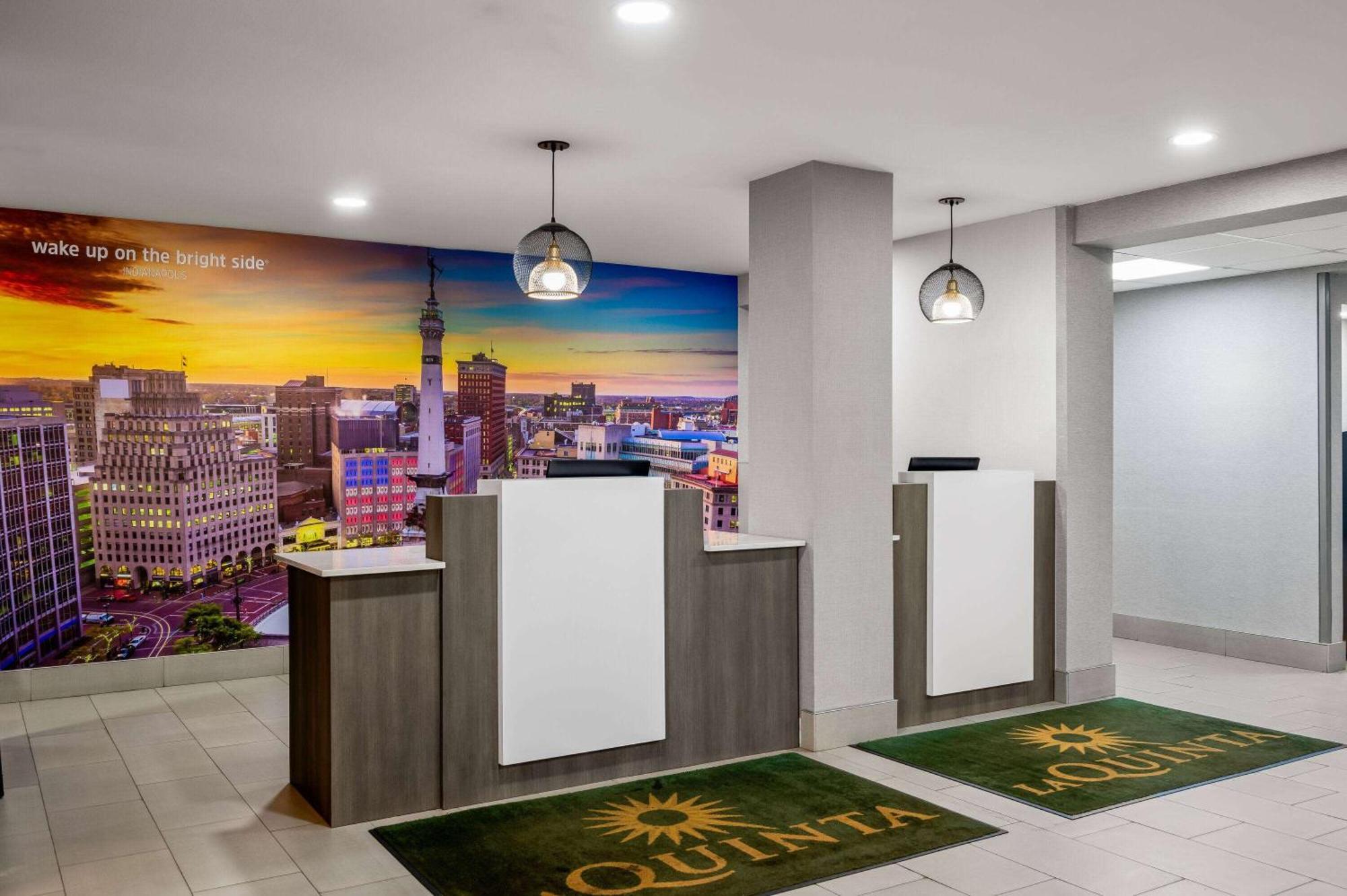 La Quinta Inn By Wyndham Indianapolis Airport Executive Dr Bagian luar foto