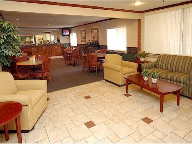 La Quinta Inn By Wyndham Indianapolis Airport Executive Dr Bagian luar foto