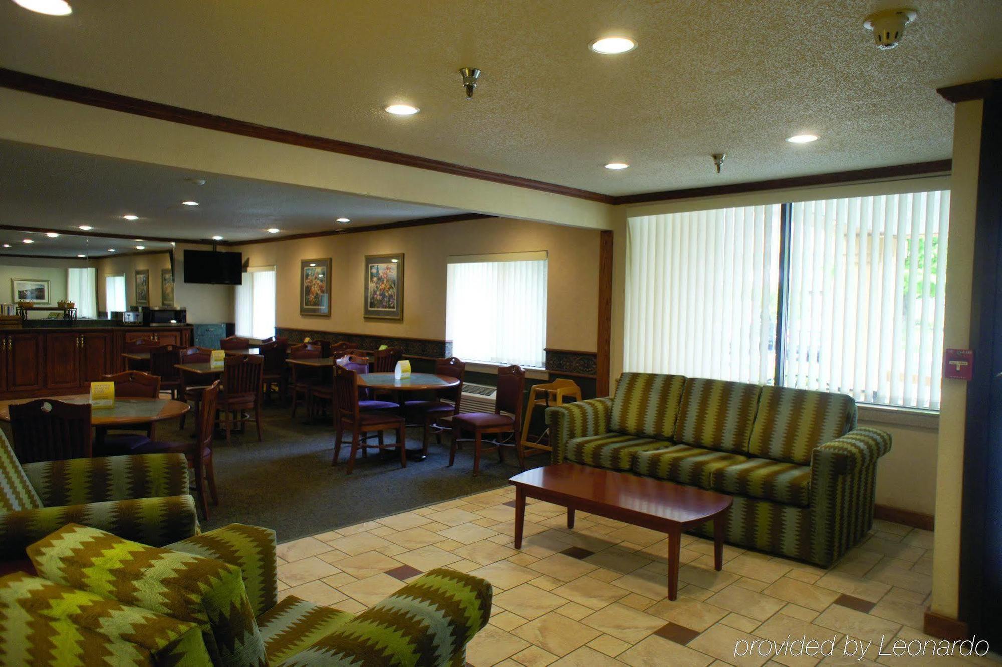 La Quinta Inn By Wyndham Indianapolis Airport Executive Dr Bagian luar foto