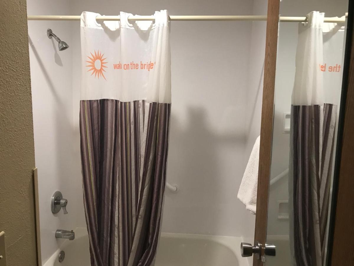 La Quinta Inn By Wyndham Indianapolis Airport Executive Dr Bagian luar foto